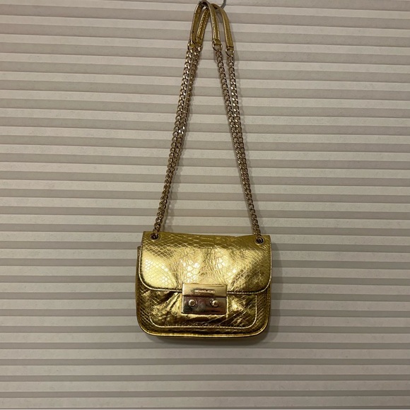 MICHAEL KORS GOLD METALLIC CROSSBODY. EUC RETAILED $358 - Picture 7 of 15